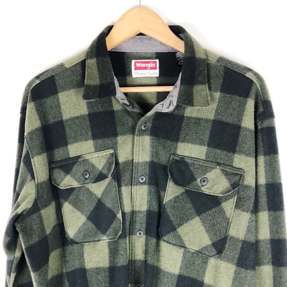 Wrangler Men's Dark Green Plaid Fleece Shacket - Picture 3 of 8